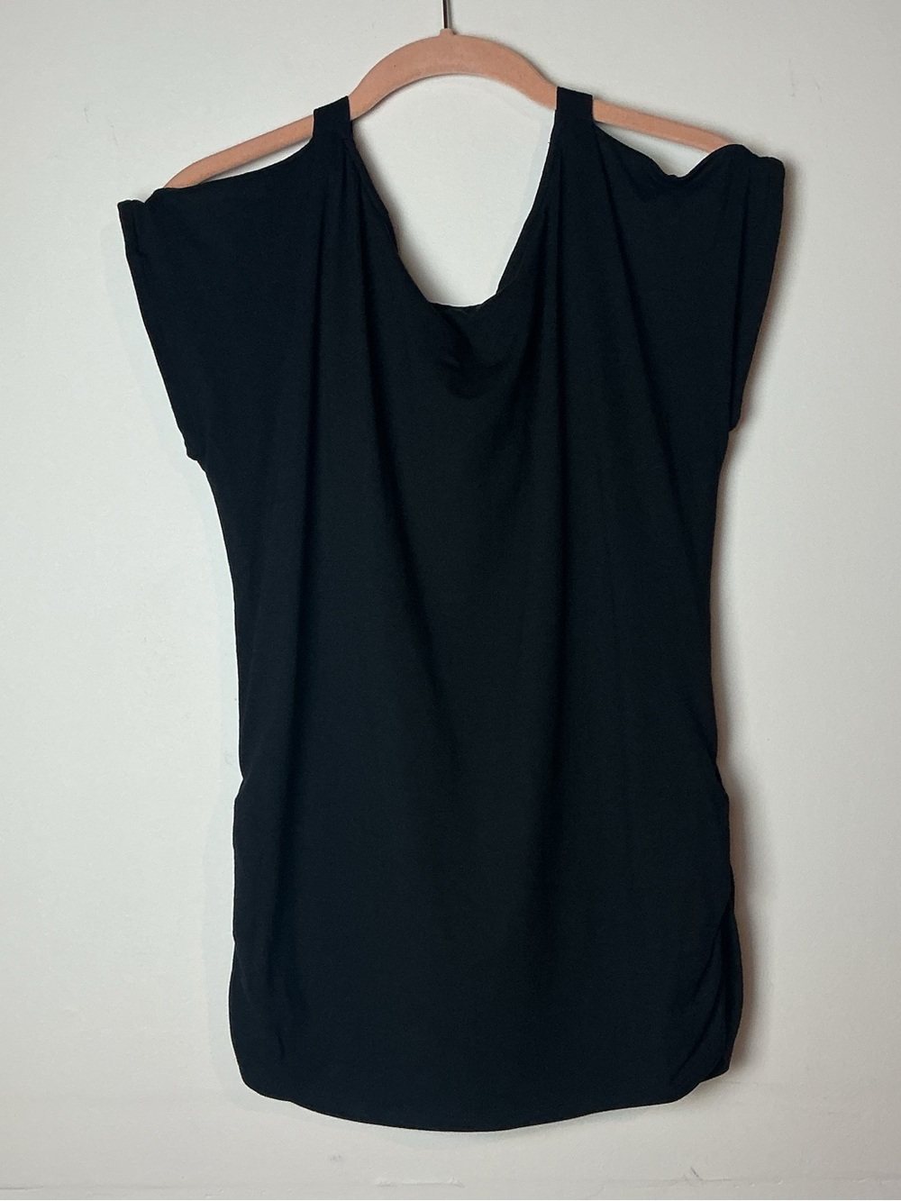 NWT Cache Black Cold-Shoulder Top with Gold Embellished Neckline Size M - Picture 2 of 3